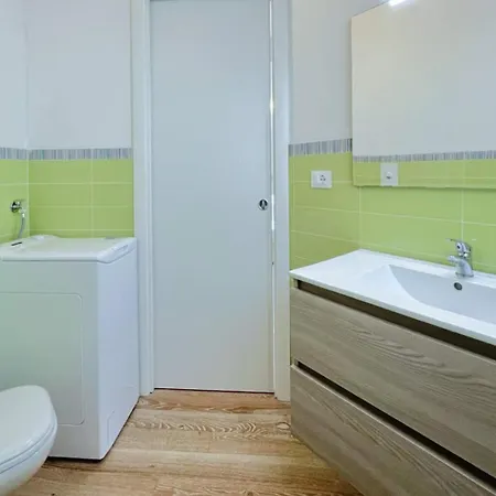 Luminosa Mansarda Con Vista Mare Apartamento Varazze
