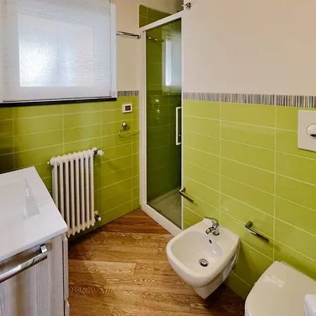 Luminosa Mansarda Con Vista Mare Apartament *