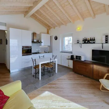 Luminosa Mansarda Con Vista Mare *