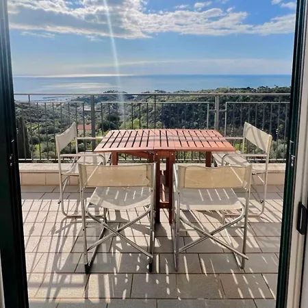 Apartamento Luminosa Mansarda Con Vista Mare