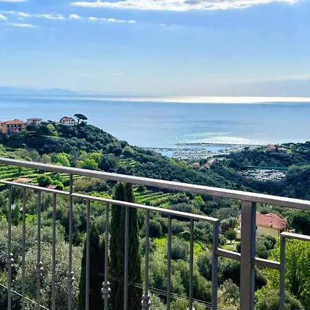 Luminosa Mansarda Con Vista Mare