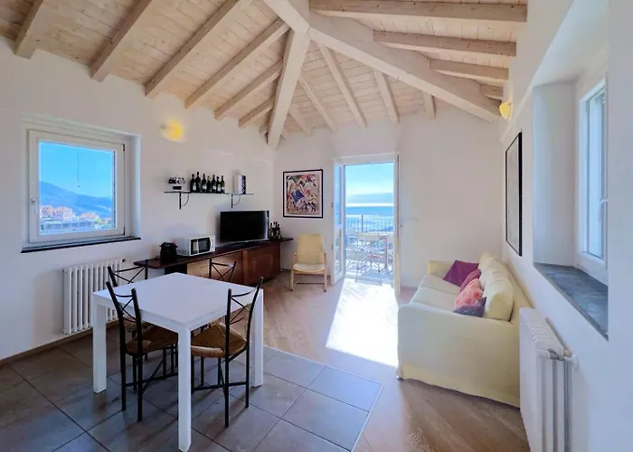 شقة Luminosa Mansarda Con Vista Mare